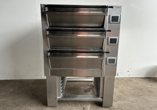 Used Tom Chandley deck oven