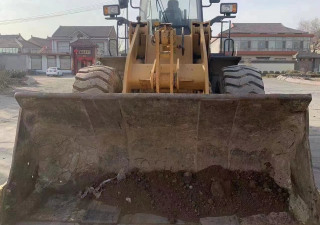 Used loader CDM 855NE