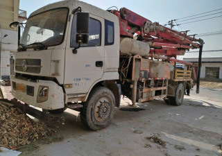 Used pump truck Xianglinuo A6-33