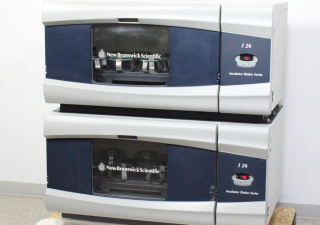 Incubadora New Brunswick I26R refrigerada de pilha dupla usada
