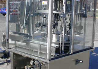 Utilisé Us Bottlers Va-16-Ls Remplisseur de liquide rotatif, acier inoxydable
