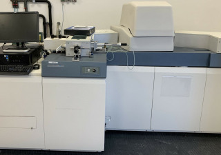 Micromass UK AutoSpec Premier OCT usado com computador e acessórios