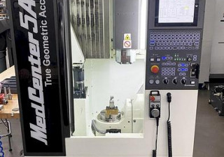 2020 Kitamura Medcenter Centro de mecanizado vertical CNC de 5 ejes y 30 000 rpm