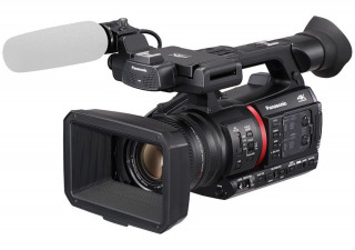 Videocamera portatile Panasonic AG-CX350EJ 4K-HDR a 10 bit usata con live streaming