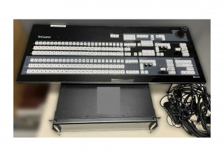 Paquete básico Newtek TriCaster TC1 usado - Conmutador de producción de vídeo en vivo 4K UHD con panel de control TC1 SP