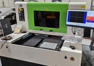 Máquina de despanelização a laser Yueming MS0305-V-A da Han
