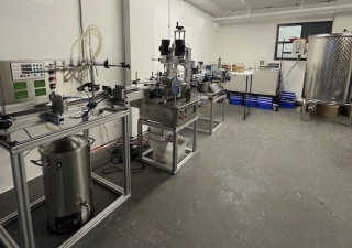 Automazione dei macchinari Linea di imbottigliamento da 2400 bottiglie/ora
