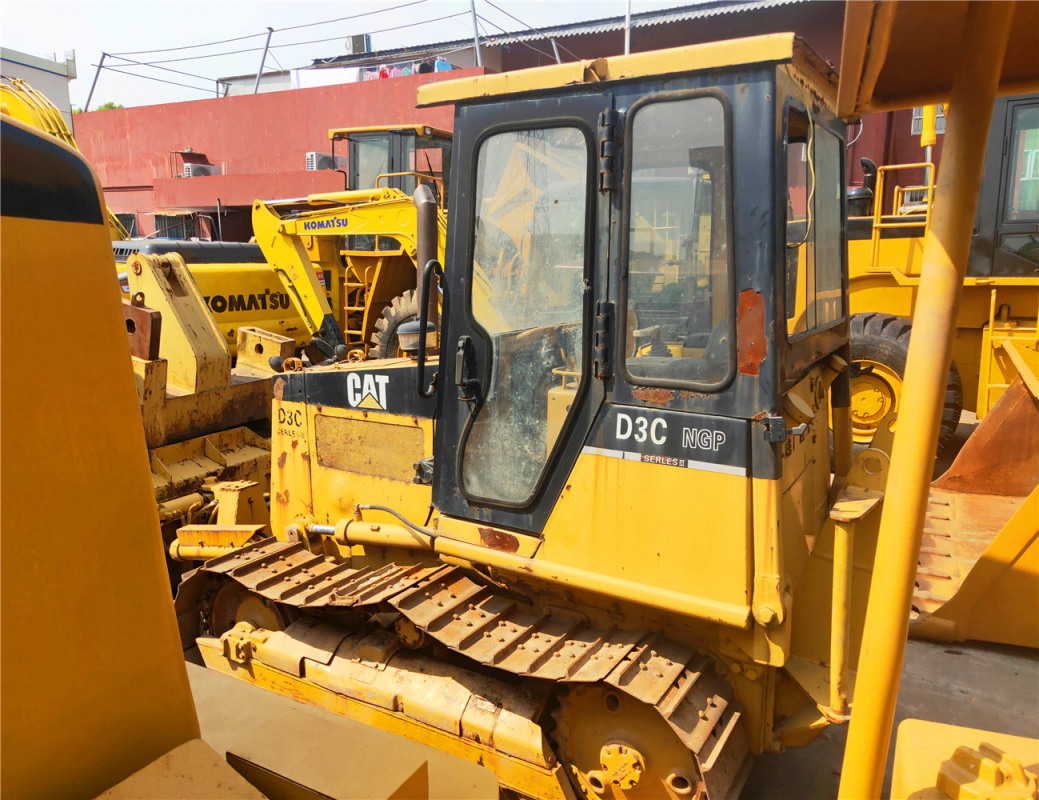 Caterpillar D3C - China - Kitmondo