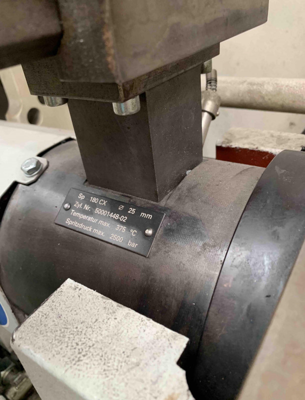 Krauss Maffei KM 50 180 CX Italy Kitmondo